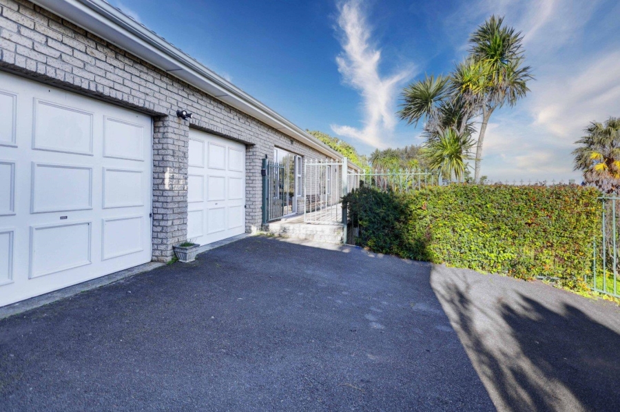 4 Bedroom Property for Sale in Welgemoed Western Cape